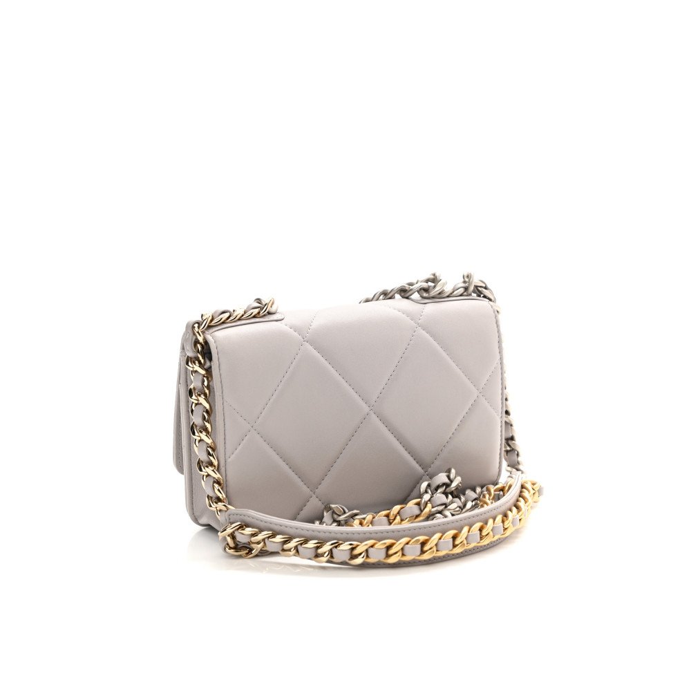 Chanel 19 Wallet On Chain