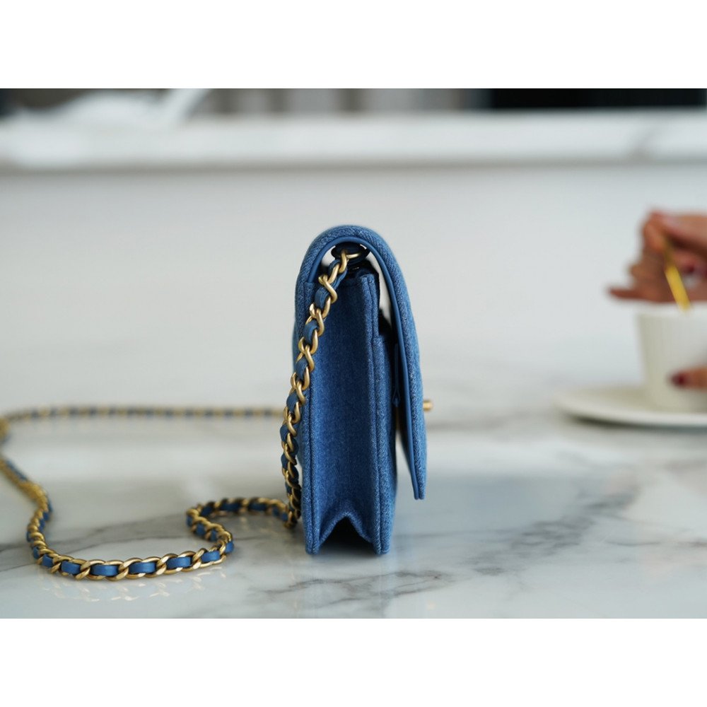 Chanel Pearl Crush Wallet On Chain Chanel Pearl Crush Wallet On Chain