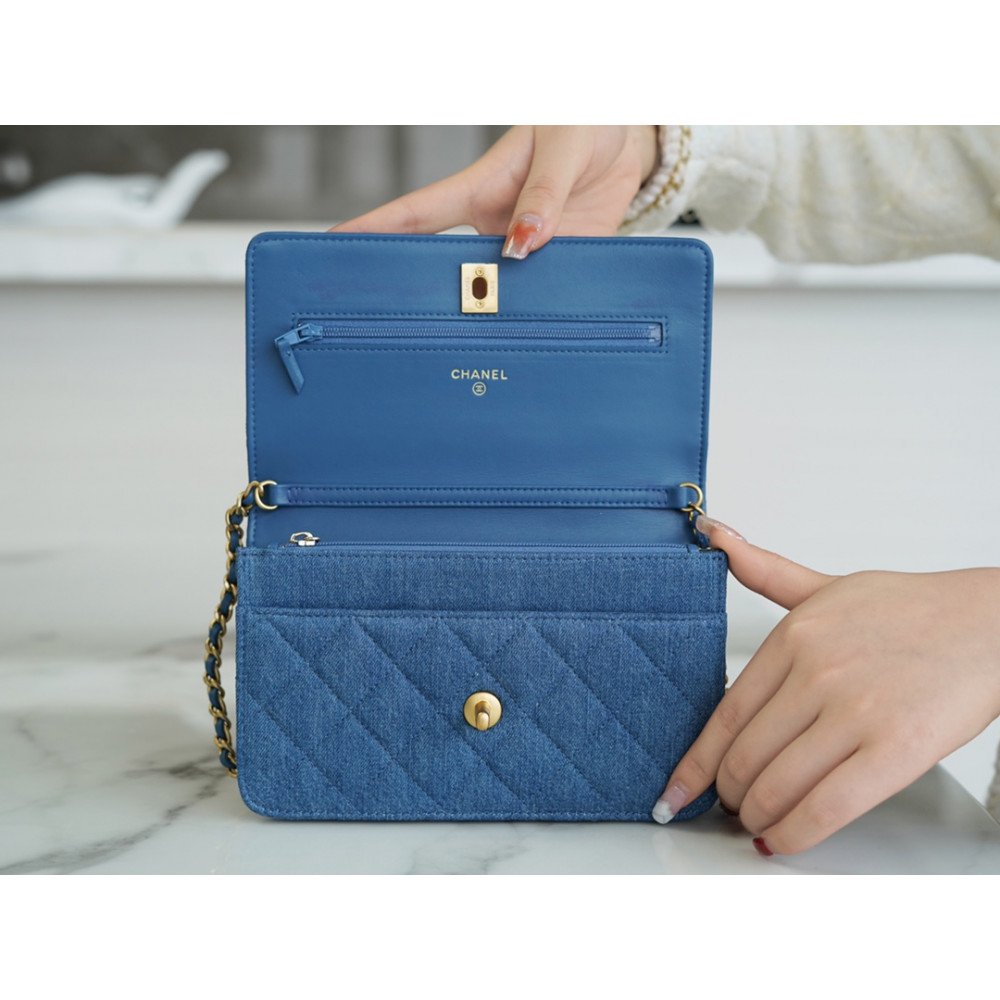 Chanel Pearl Crush Wallet On Chain Chanel Pearl Crush Wallet On Chain