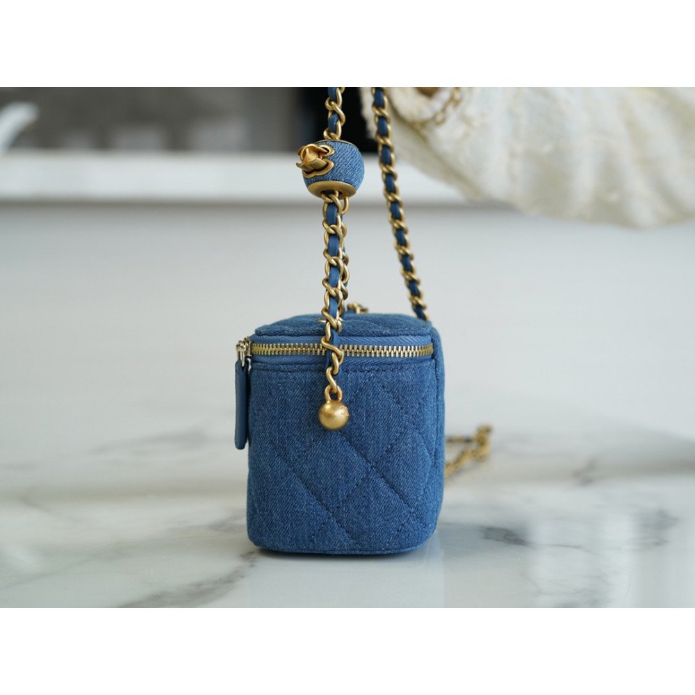 Chanel Pearl Crush Mini Vanity Case Chanel Pearl Crush Mini Vanity Case
