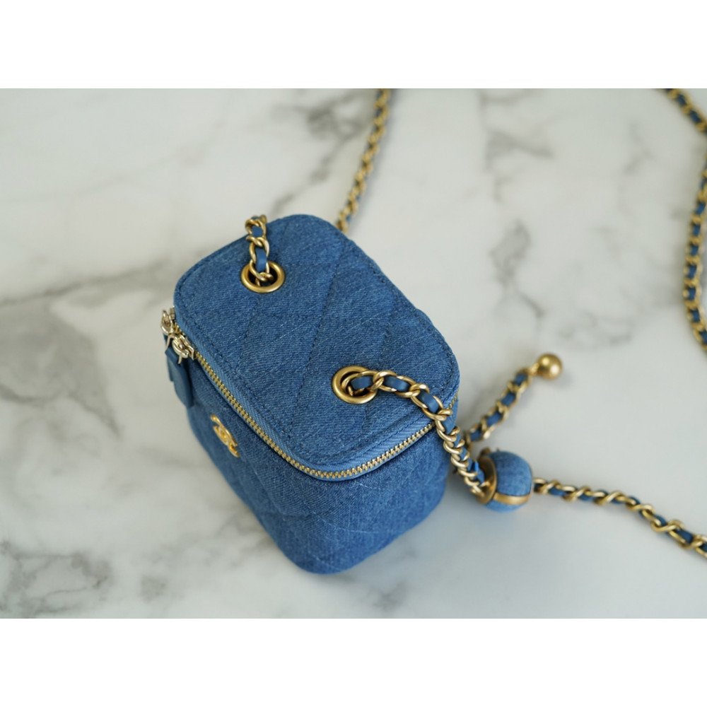 Chanel Pearl Crush Mini Vanity Case Chanel Pearl Crush Mini Vanity Case
