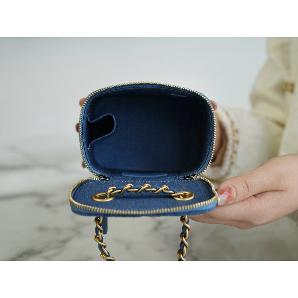 Chanel Pearl Crush Mini Vanity Case Chanel Pearl Crush Mini Vanity Case