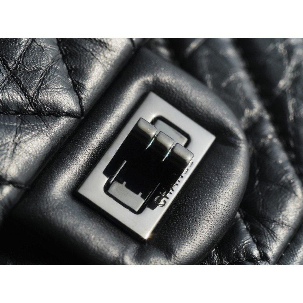 Chanel 2.55 Reissue 225 Flap Bag