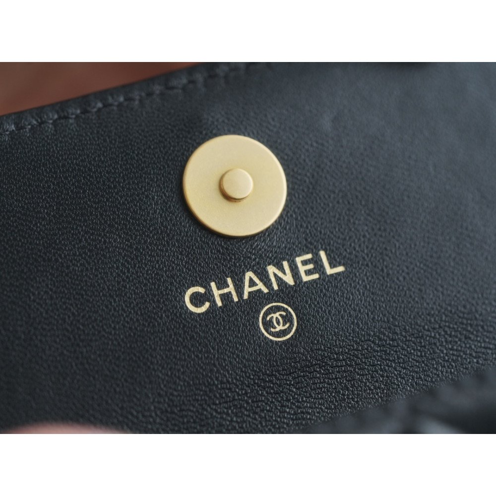 Chanel Pearl Crush Clutch With Chain Bag Chanel Pearl Crush Clutch With Chain Bag