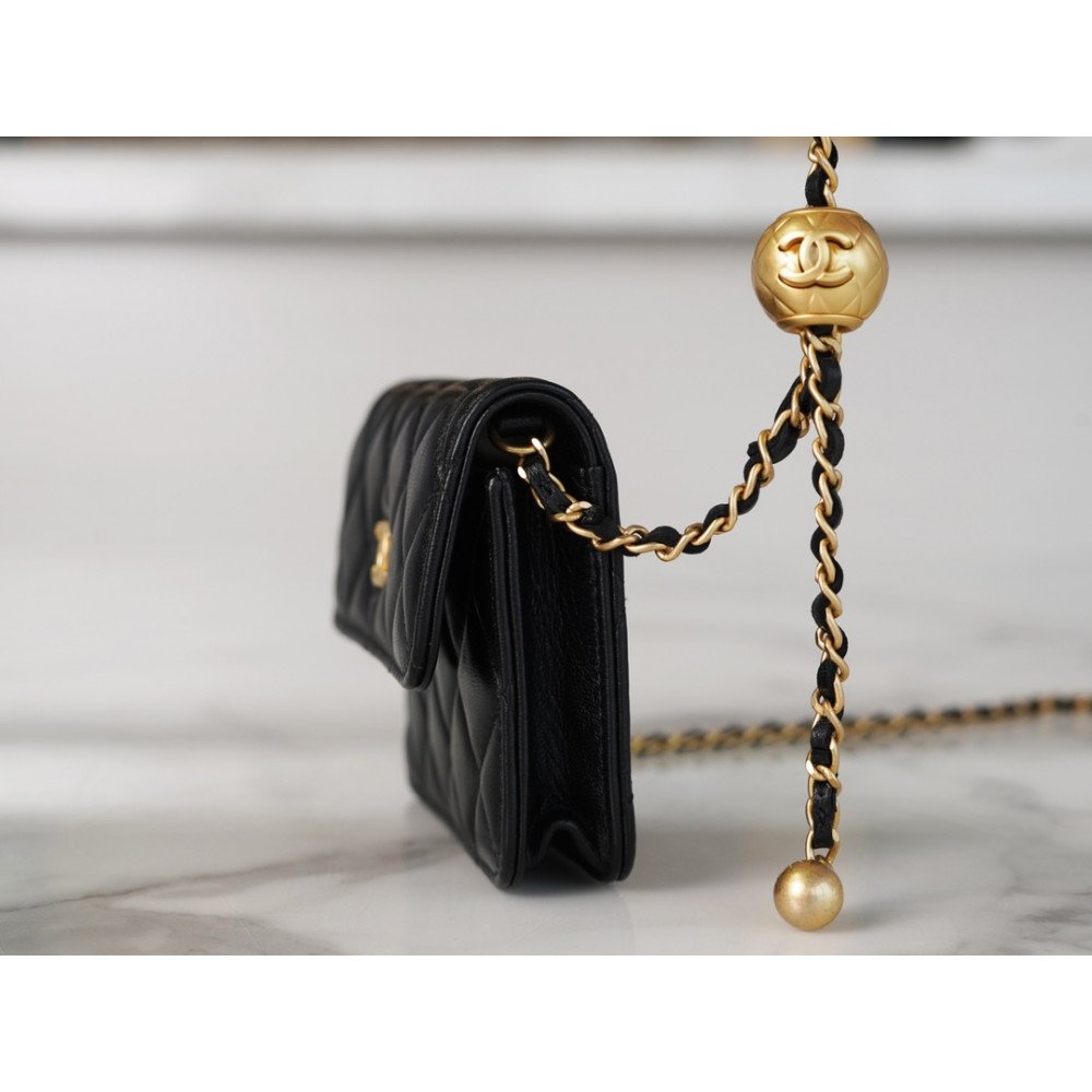 Chanel Pearl Crush Clutch With Chain Bag Chanel Pearl Crush Clutch With Chain Bag