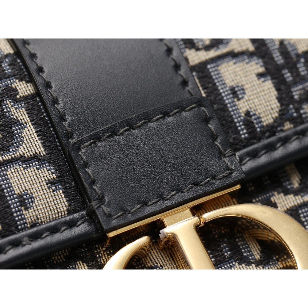 30 Montaigne East-West Bag With Chain 30 Montaigne East-West Bag With Chain