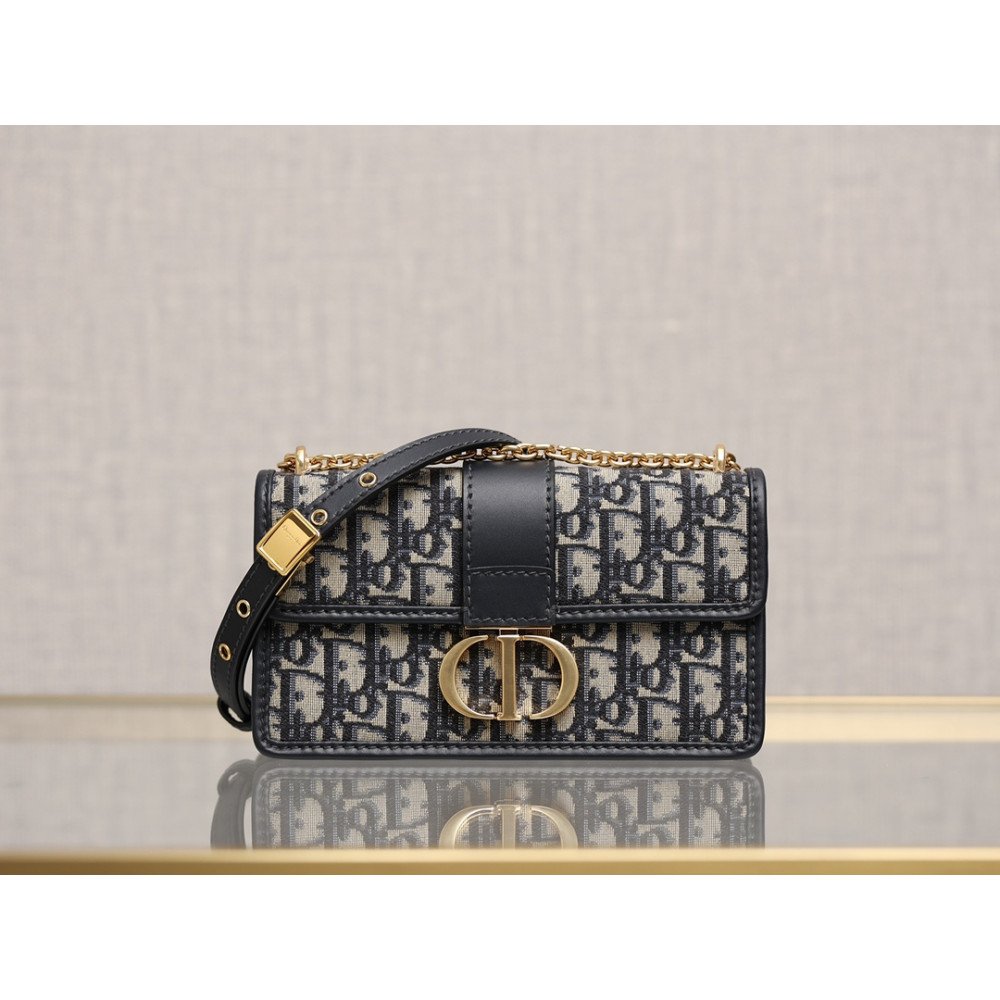 30 Montaigne East-West Bag With Chain 30 Montaigne East-West Bag With Chain