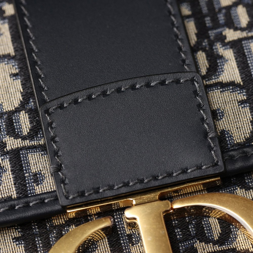 30 Montaigne Bag