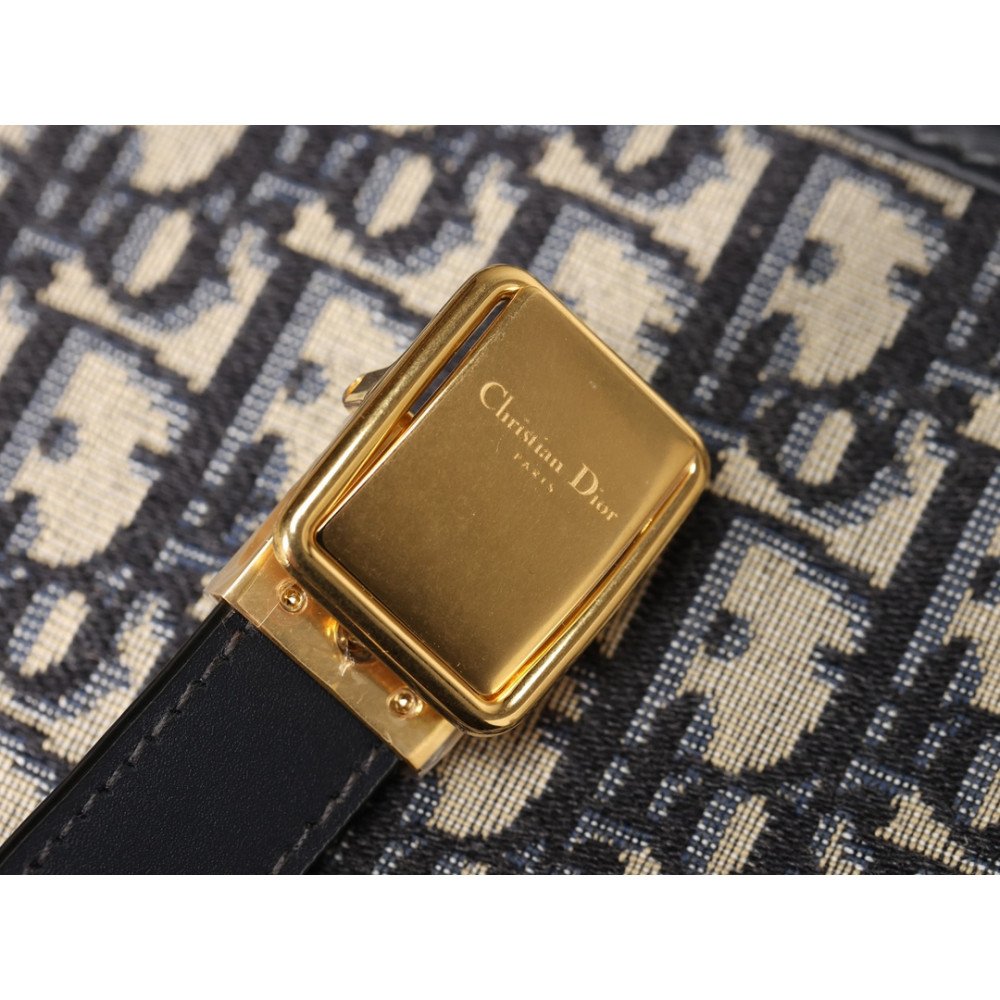 30 Montaigne Bag