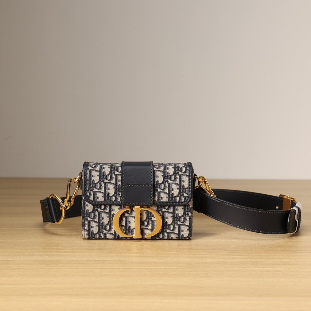 30 Montaigne Box Bag