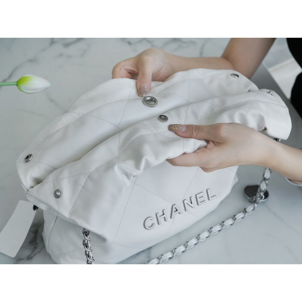 Chanel 22 Small Bag