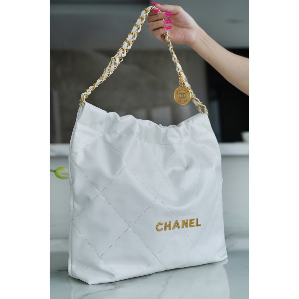 Chanel 22 Medium Bag