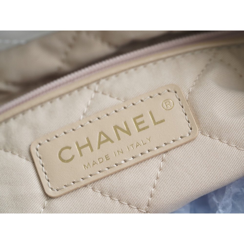 Chanel 22 Small Bag