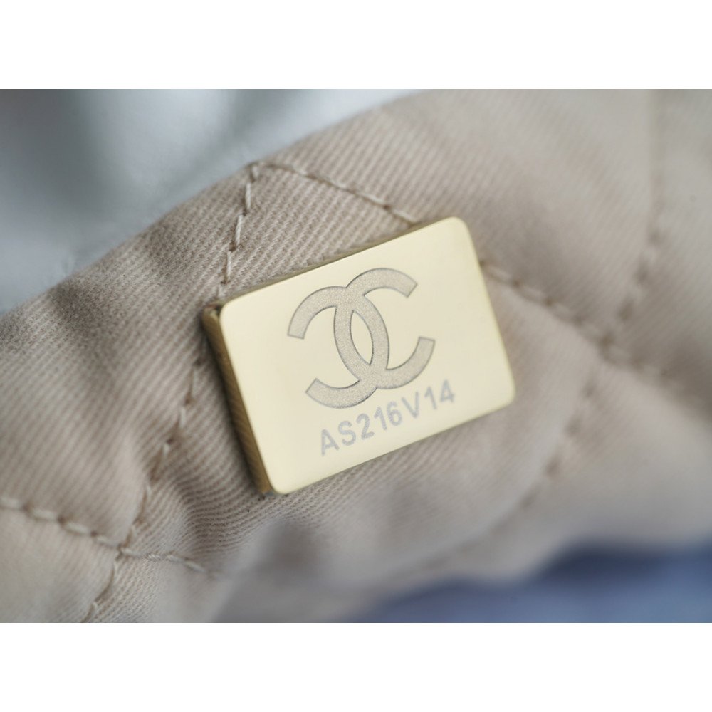 Chanel 22 Small Bag
