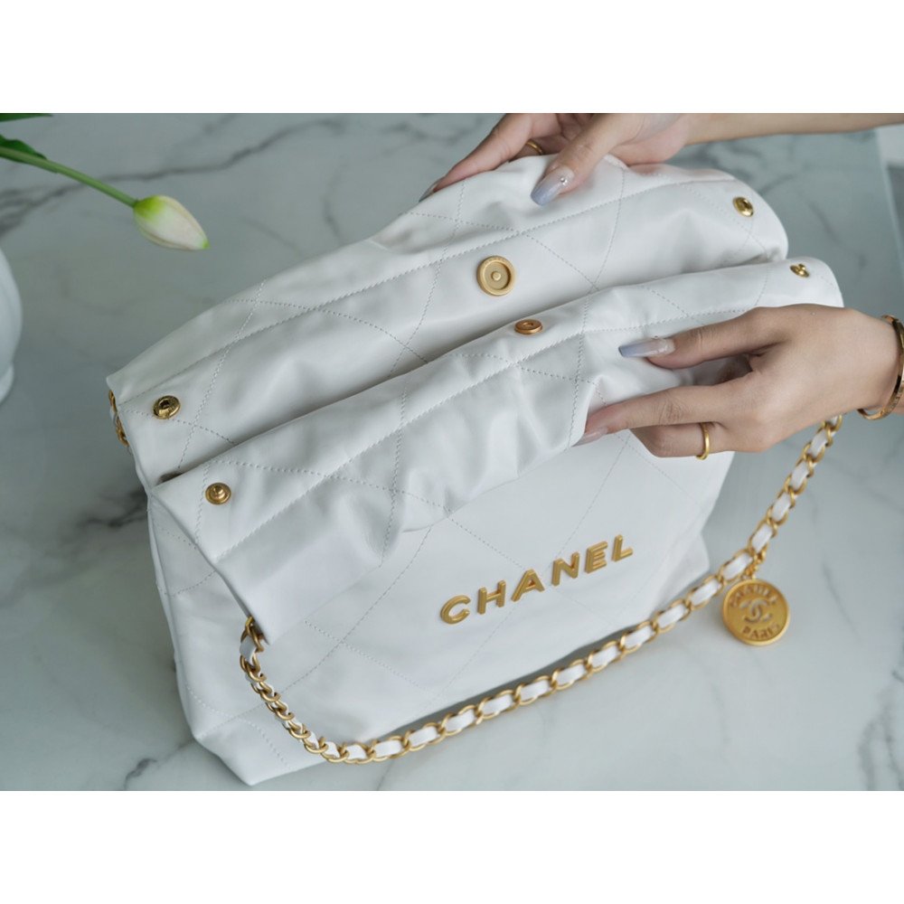 Chanel 22 Small Bag