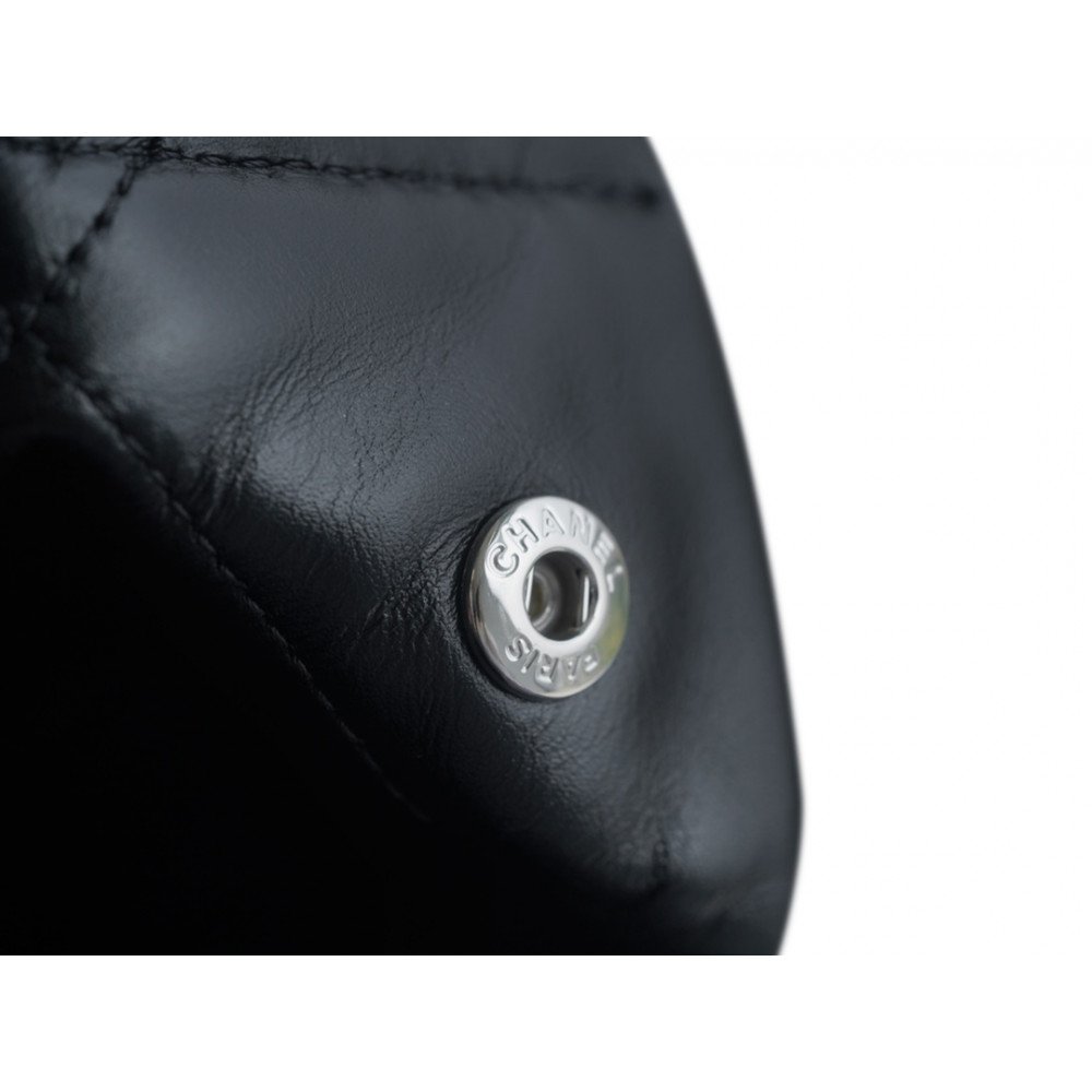 Chanel 22 Medium Bag