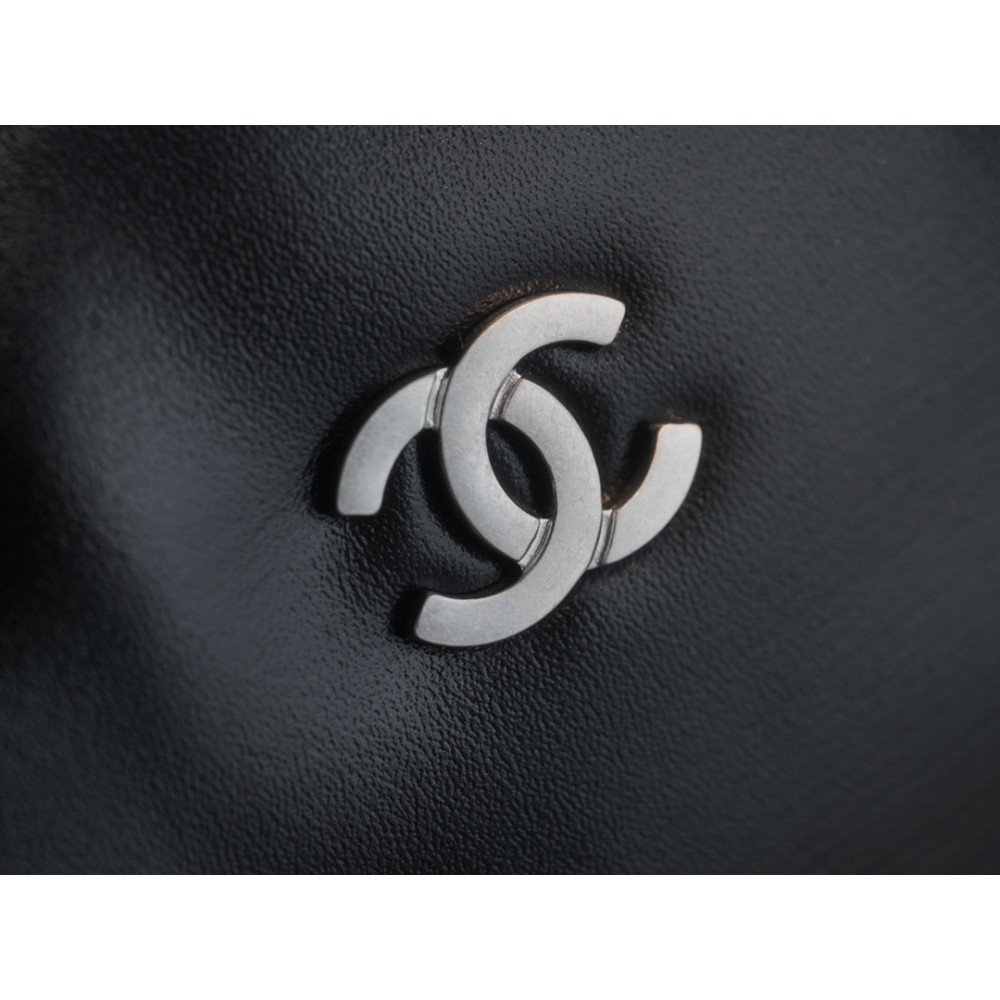 Chanel 22 Medium Bag