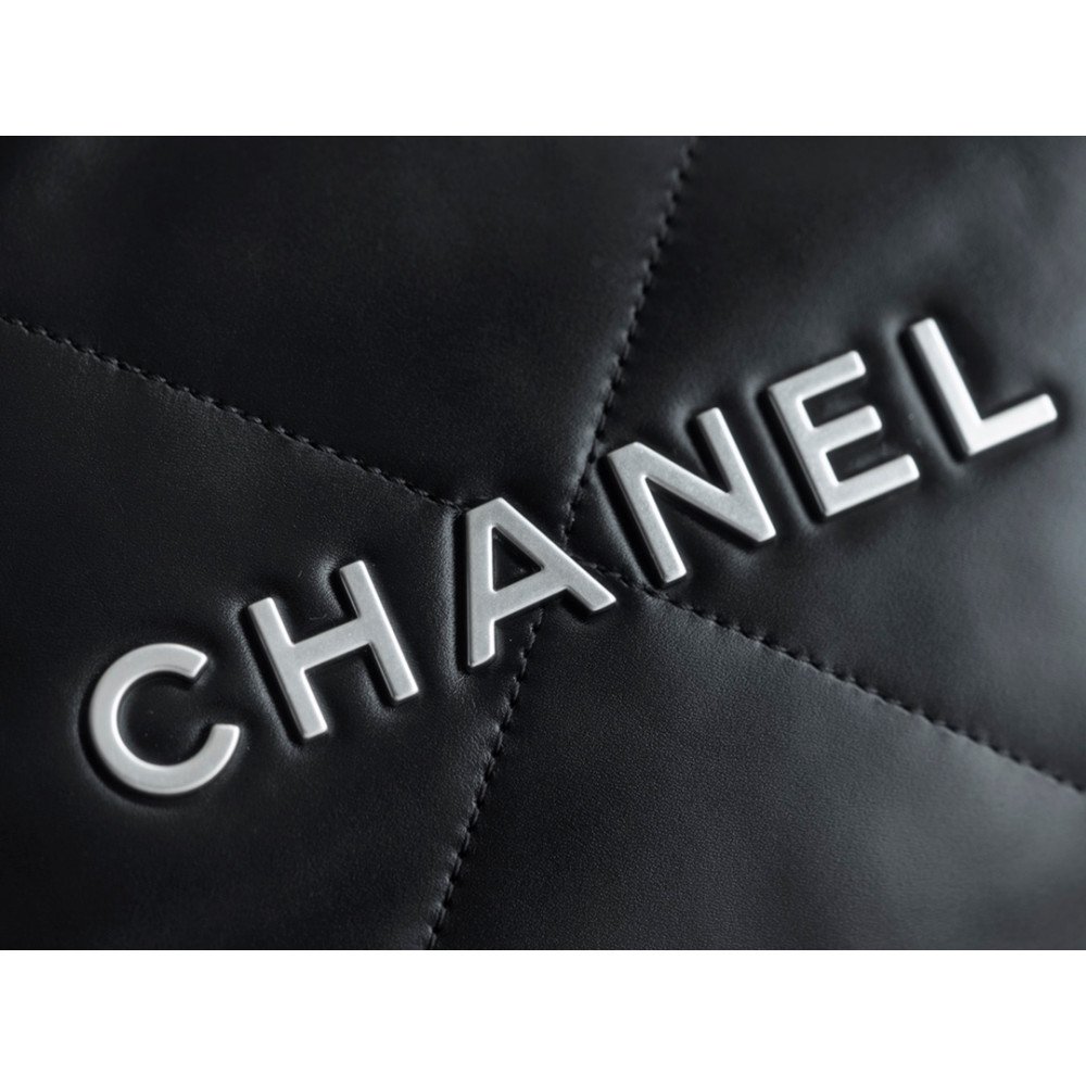 Chanel 22 Small Bag
