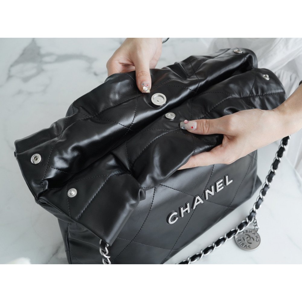 Chanel 22 Small Bag