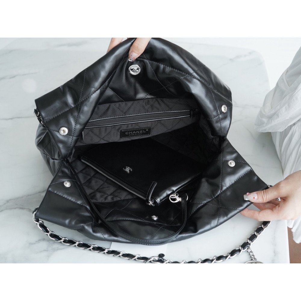 Chanel 22 Small Bag