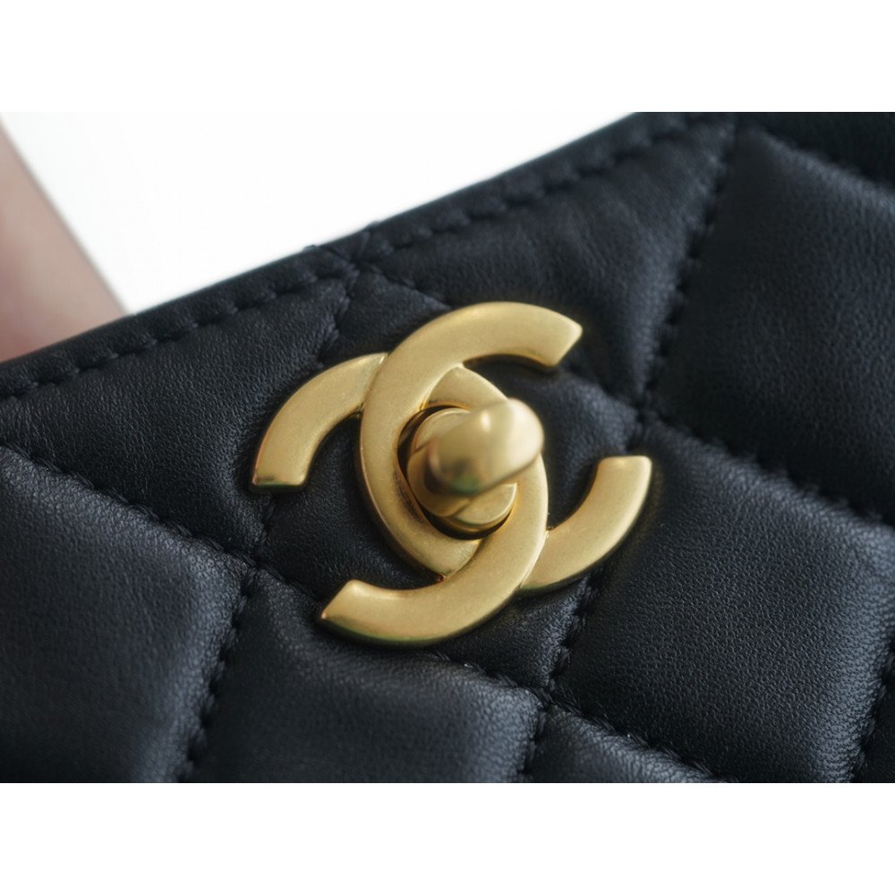 Chanel Pearl Crush Hobo Bag Chanel Pearl Crush Hobo Bag