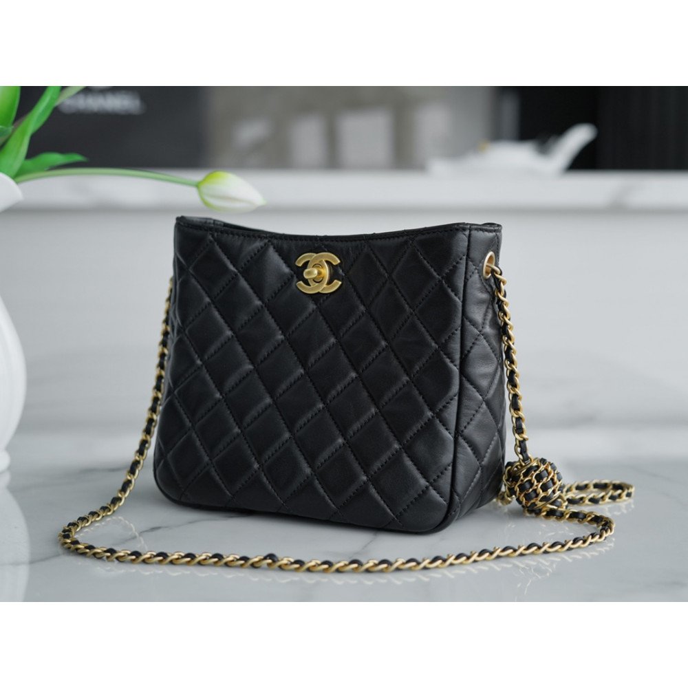 Chanel Pearl Crush Hobo Bag Chanel Pearl Crush Hobo Bag