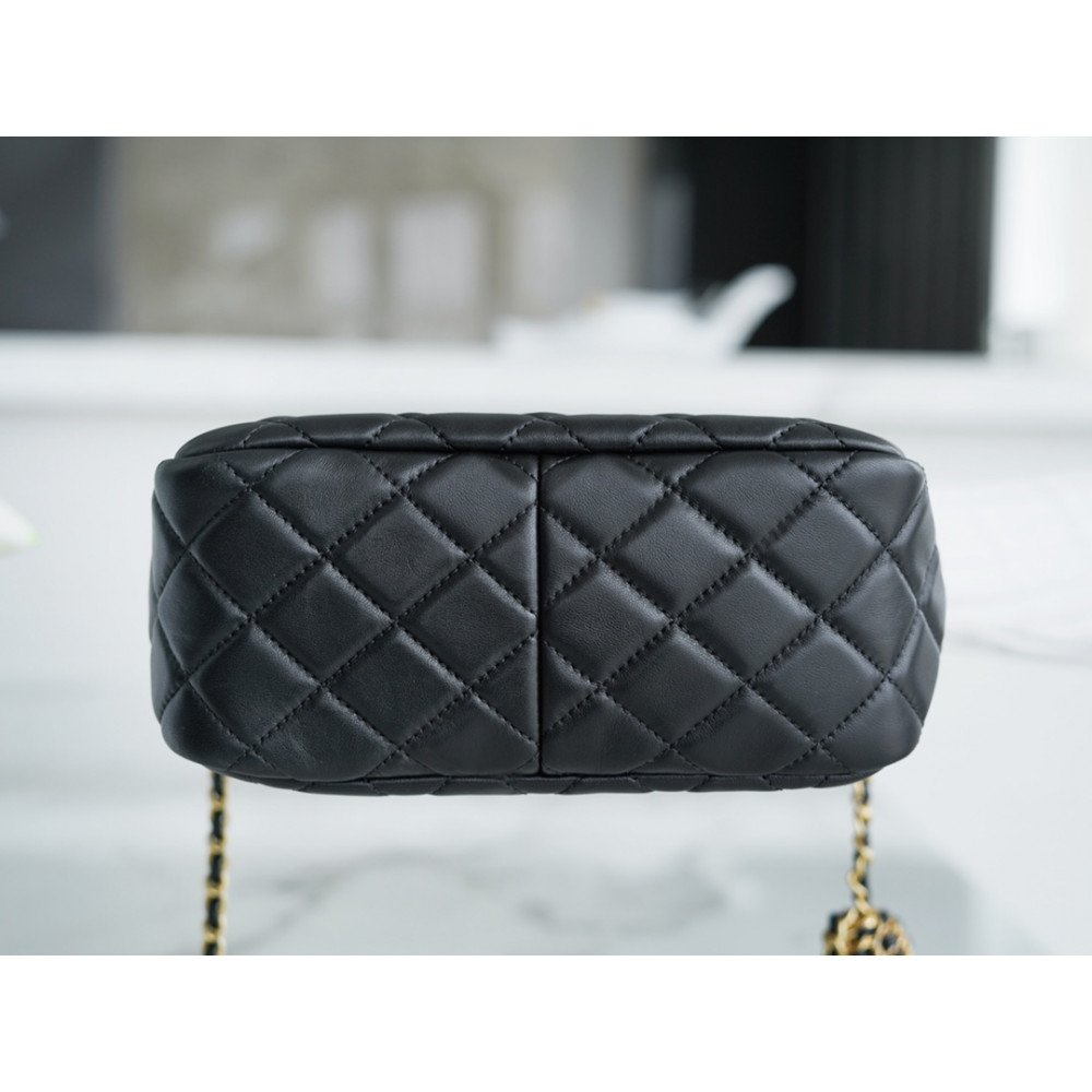 Chanel Pearl Crush Hobo Bag Chanel Pearl Crush Hobo Bag