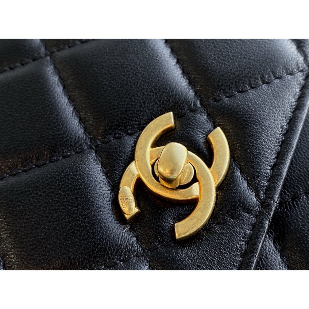 Chanel Pearl Crush Wallet On Chain Chanel Pearl Crush Wallet On Chain