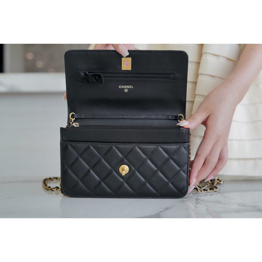 Chanel Pearl Crush Wallet On Chain Chanel Pearl Crush Wallet On Chain