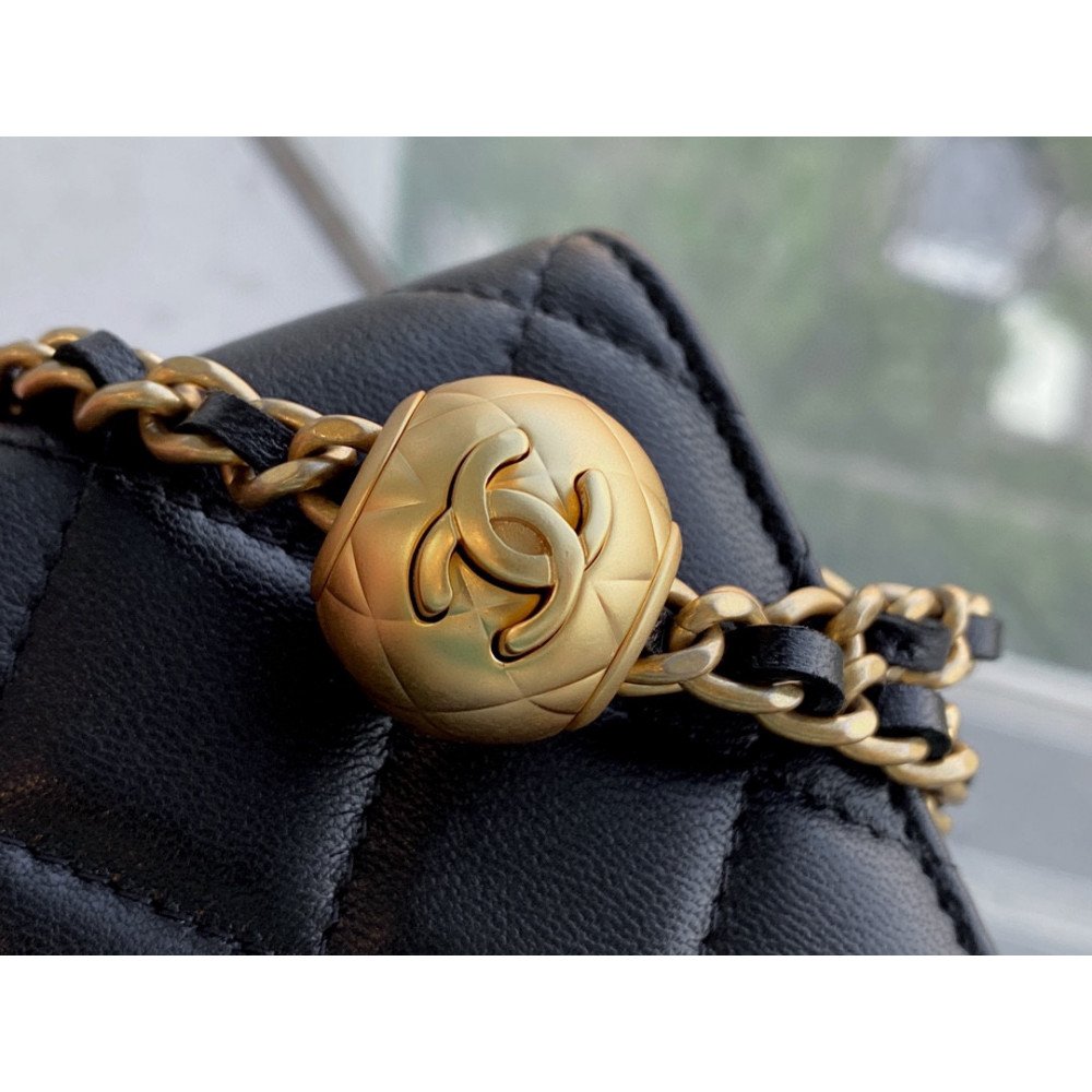 Chanel Pearl Crush Wallet On Chain Chanel Pearl Crush Wallet On Chain
