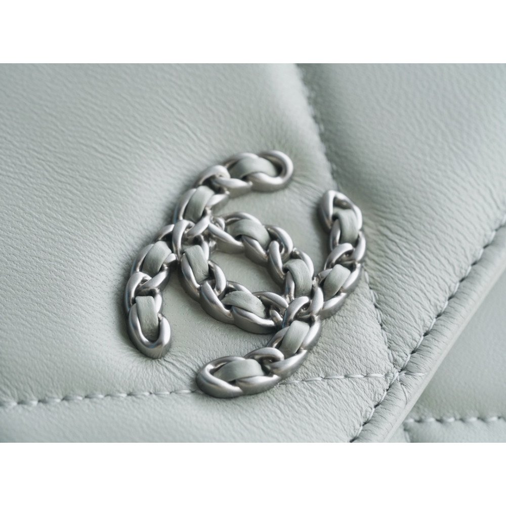 Chanel 19 Wallet On Chain