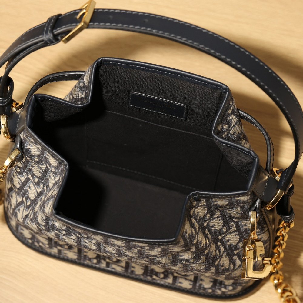 Medium C'est Dior Bag Medium C'est Dior Bag