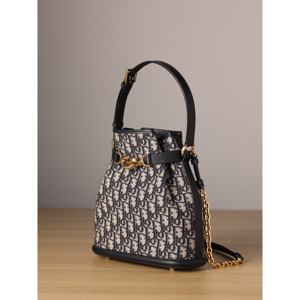 Medium C'est Dior Bag Medium C'est Dior Bag