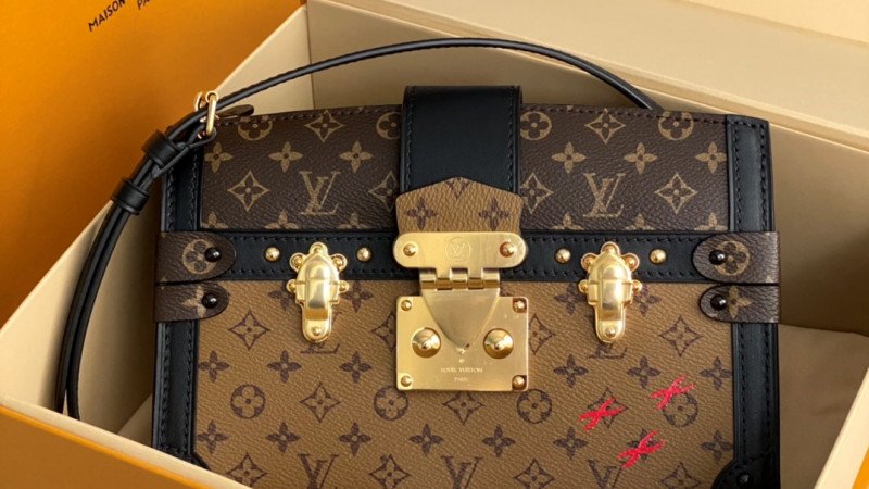 Trunk Clutch M43596 Details